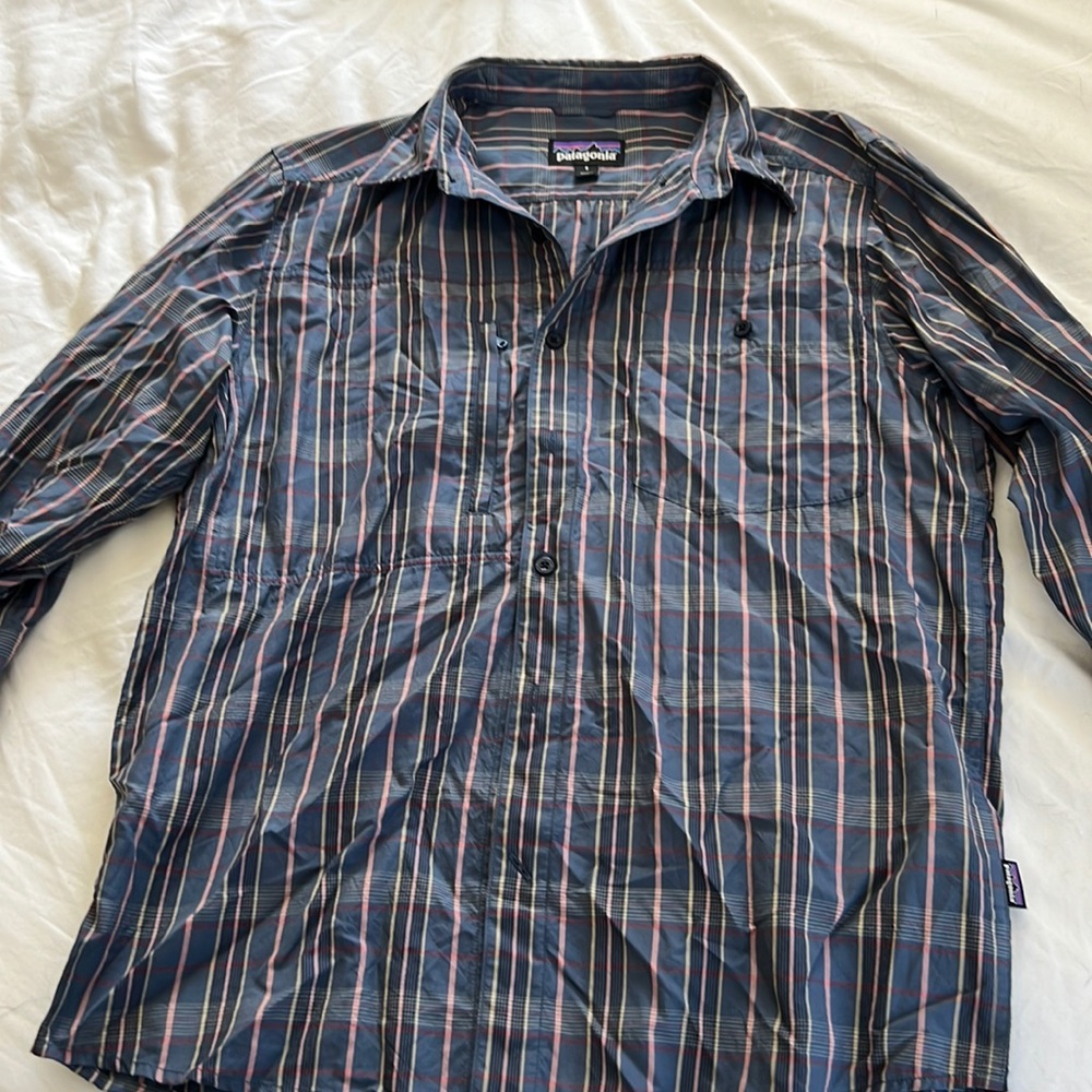 Men’s Patagonia shirt